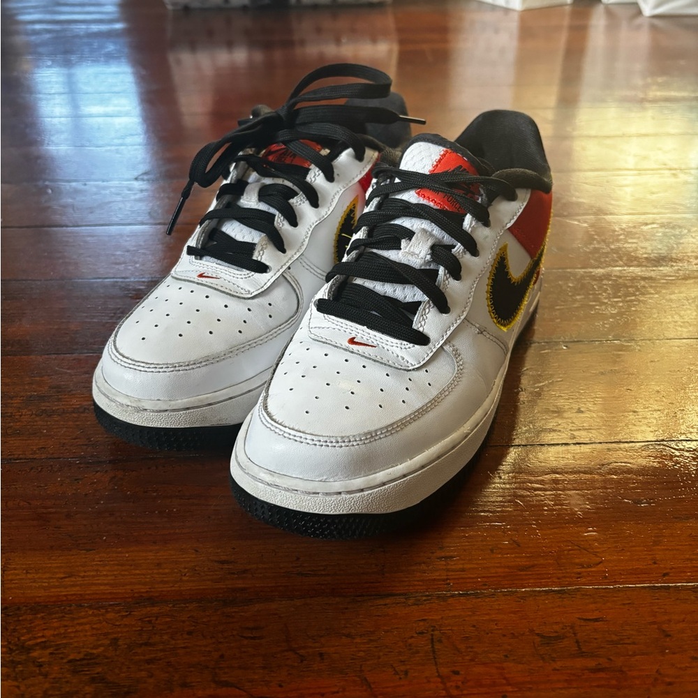 Raygun Nike air forces ‘06, worn with crease protection.$100 obo.